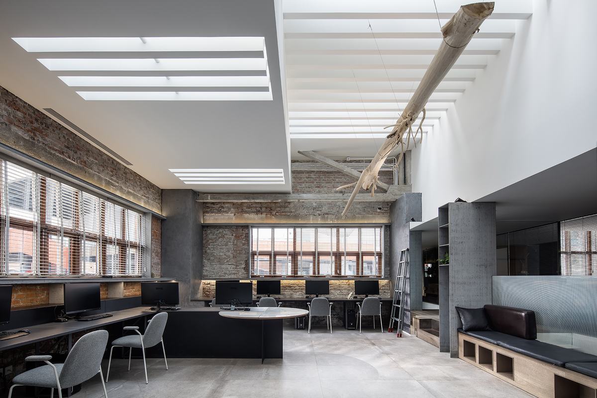 工業(yè)風(fēng)辦公室，時(shí)尚與實(shí)用的完美融合